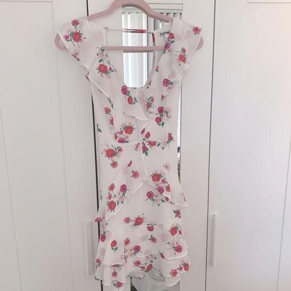 Express floral flounce mini dress - Picture 2 of 4